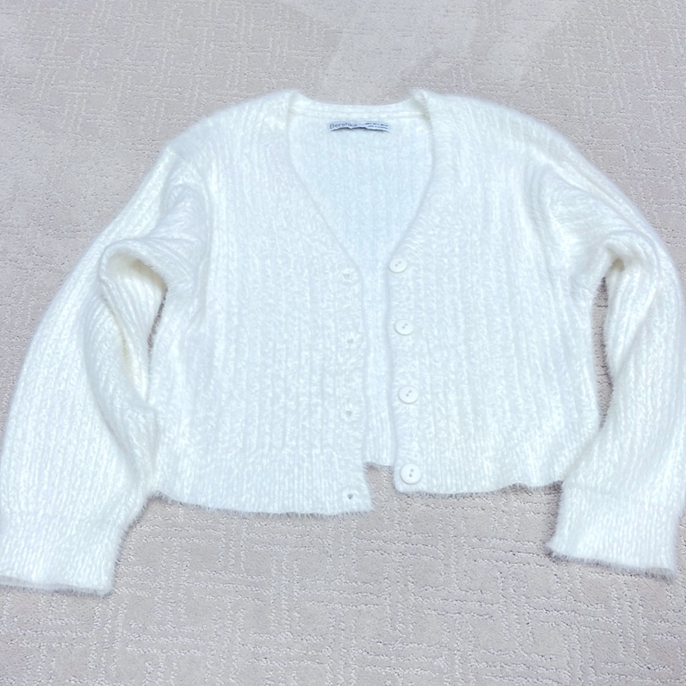 White cardigan Bershka